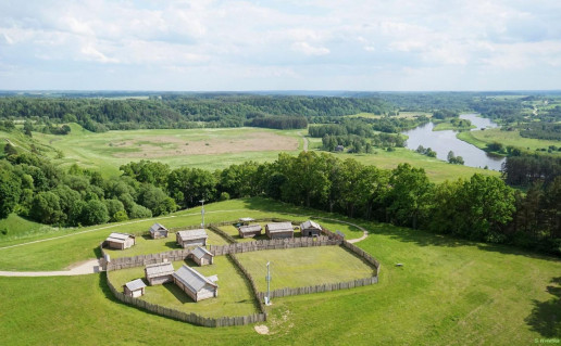 2_S. Kvietka - muziejus po atviru dangumi iš dangaus.jpg